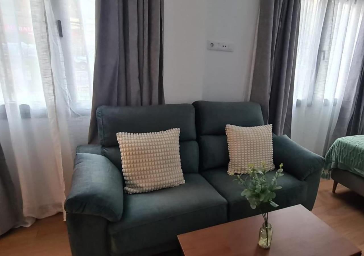 Global Suites Sevilla Bagian luar foto