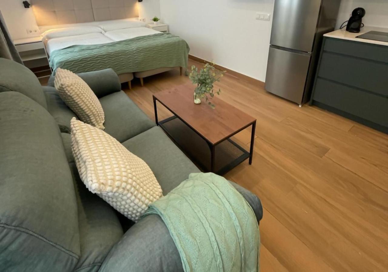 Global Suites Sevilla Bagian luar foto