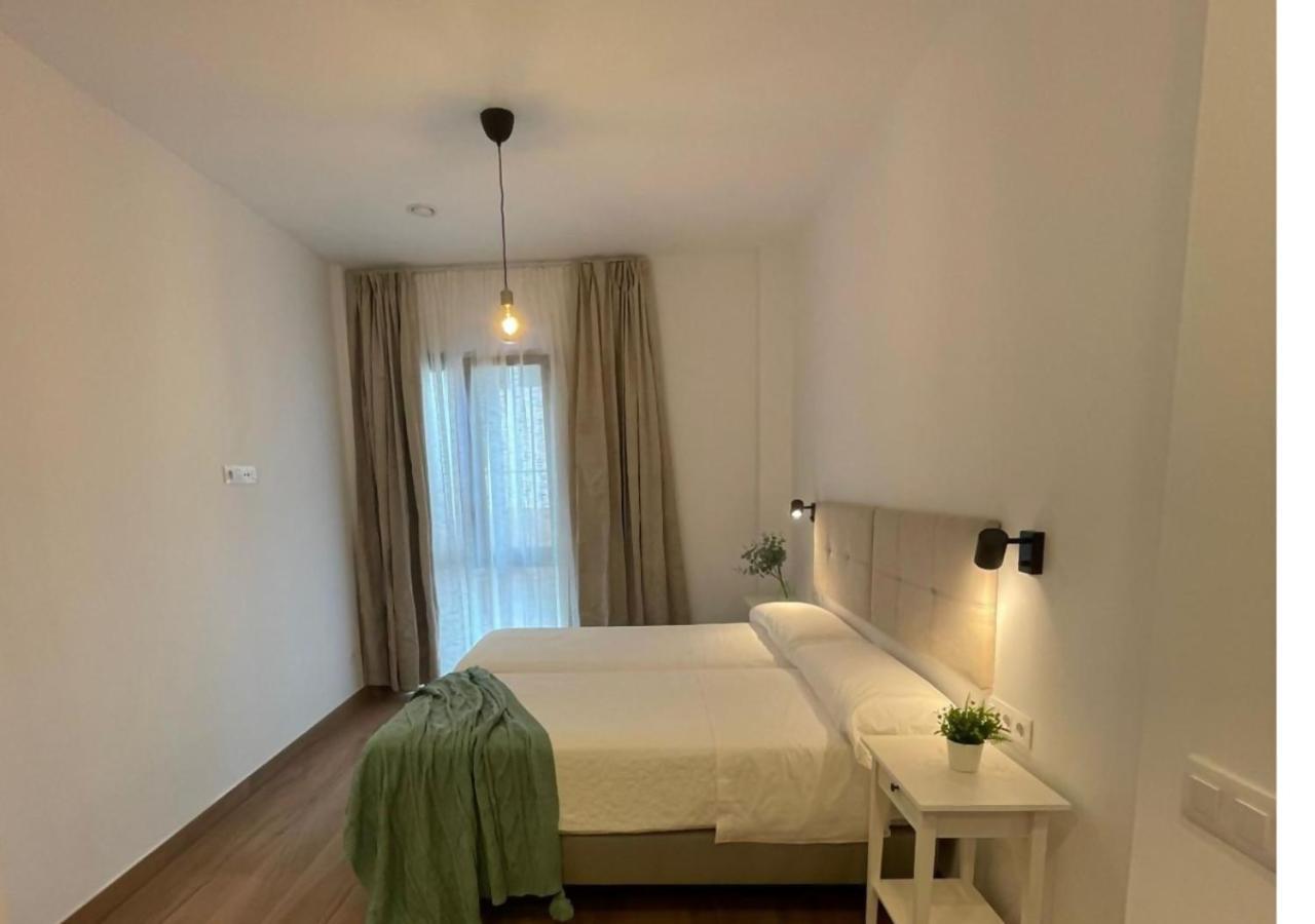 Global Suites Sevilla Bagian luar foto