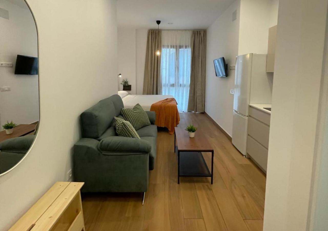 Global Suites Sevilla Bagian luar foto