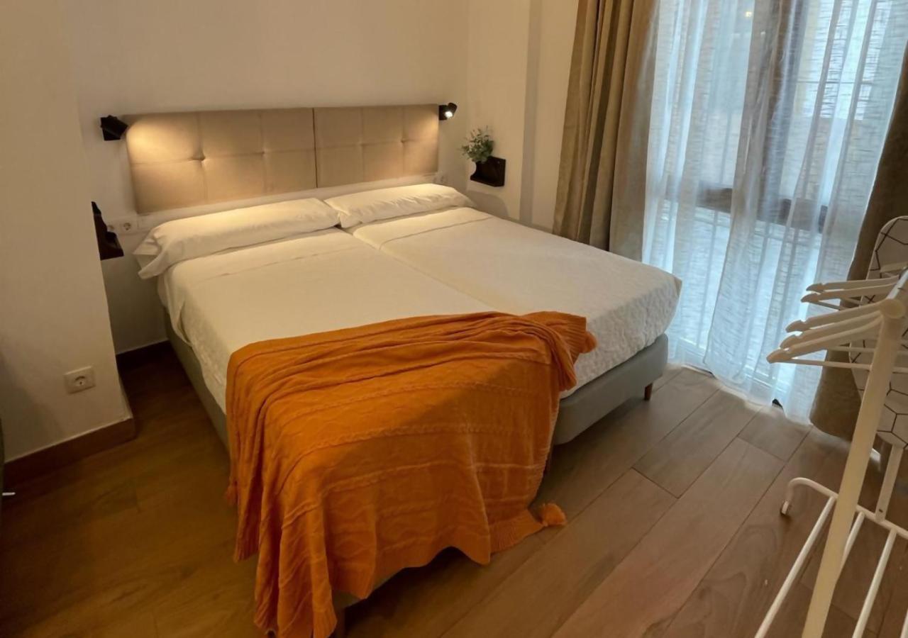 Global Suites Sevilla Bagian luar foto