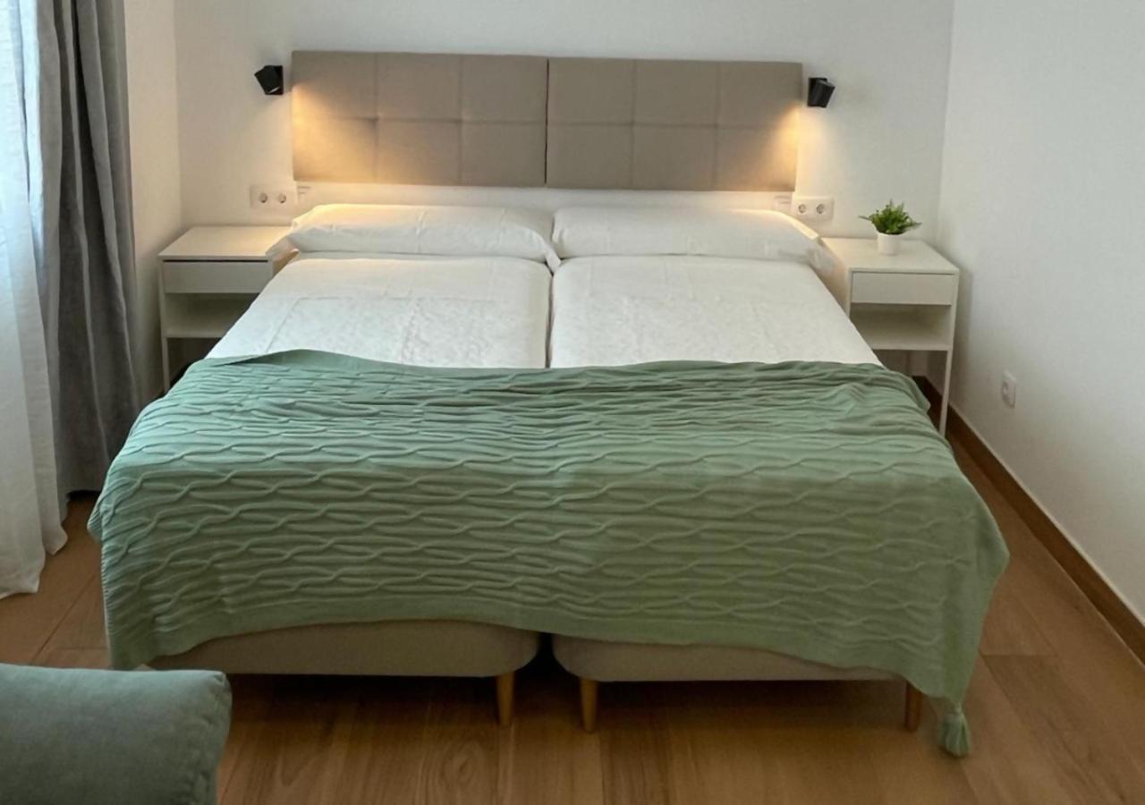 Global Suites Sevilla Bagian luar foto