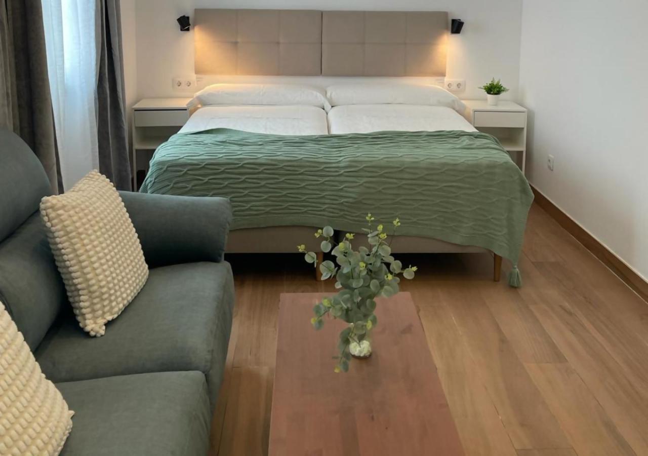 Global Suites Sevilla Bagian luar foto