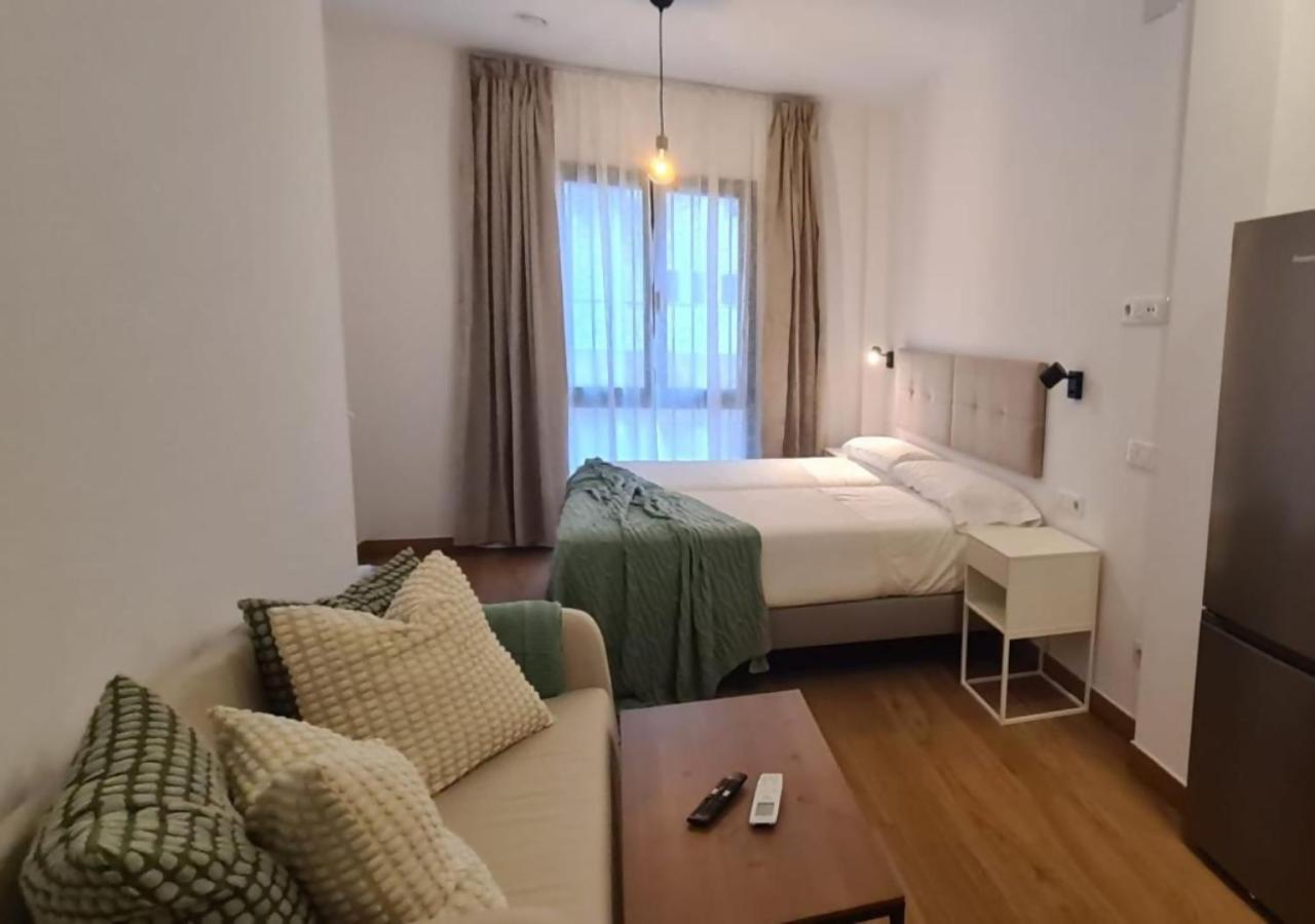 Global Suites Sevilla Bagian luar foto