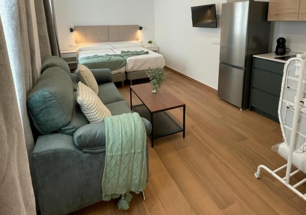 Global Suites Sevilla Bagian luar foto