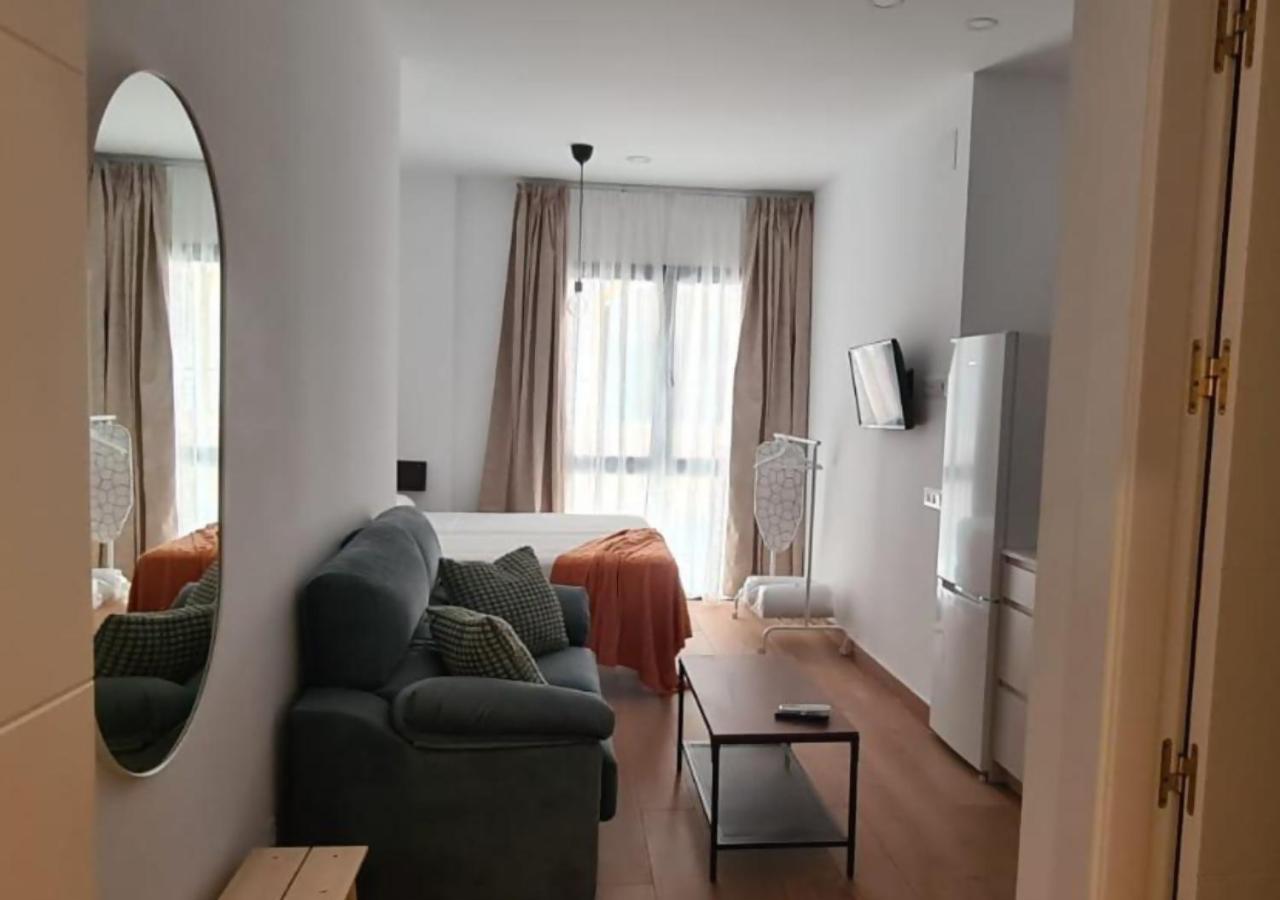Global Suites Sevilla Bagian luar foto