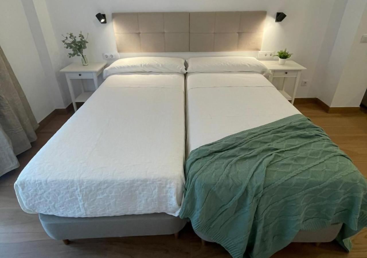 Global Suites Sevilla Bagian luar foto